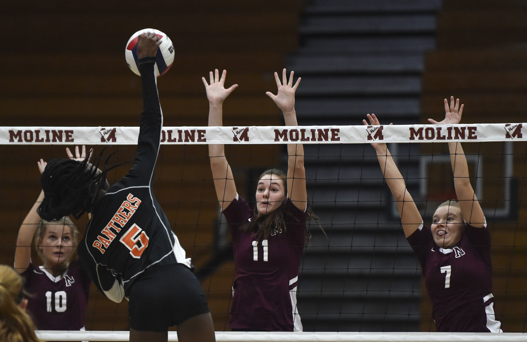091318-ut-moline-vb-12a.jpg